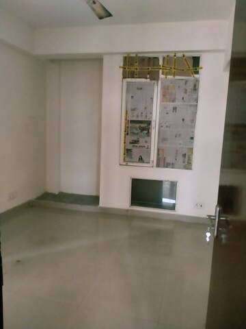 Room in 2 BHK Apartment at Today Ridge Residency, Sector 135 – for Rent