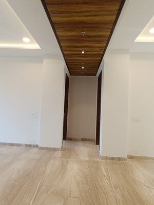 Room in 2 BHK Apartment at Central Park 3 Flower Valley, Sohna Sector 33 – for Sale