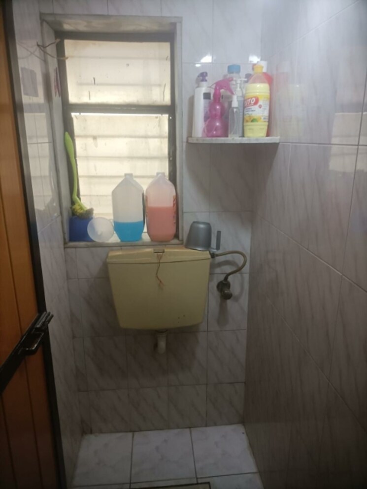Bathroom, yogi-hills 1 Bedroom 450 Sq.Ft. Apartment In Mulund West Mumbai 8853251