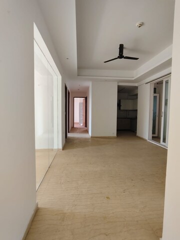 Room in 4 BHK Apartment at Antriksh Golf View, Sector 78 – for Rent