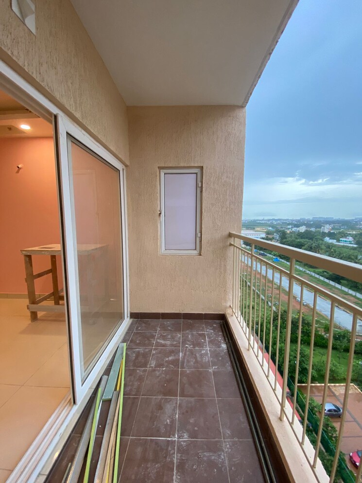 Balcony, prestige-finsbury-park-regent 3 Bedroom 1300 Sq.Ft. Apartment In Bagaluru Bangalore 8841178
