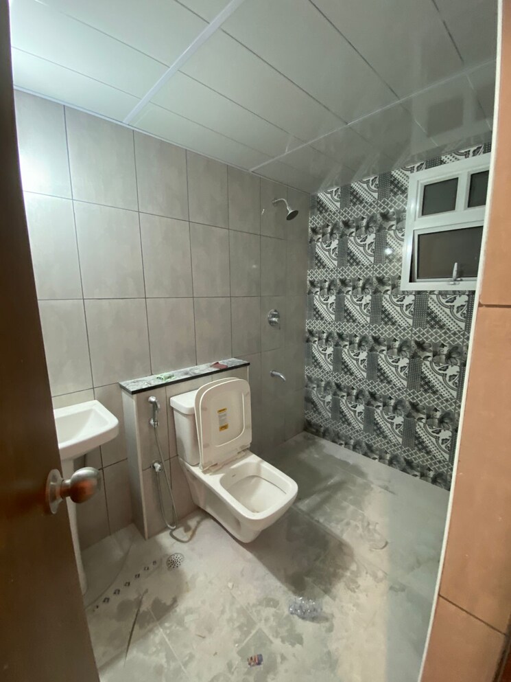 Bathroom, prestige-finsbury-park-regent 3 Bedroom 1300 Sq.Ft. Apartment In Bagaluru Bangalore 8841178