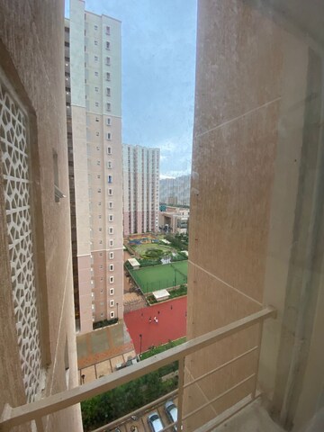 Bathroom in 3 BHK Apartment at Prestige Finsbury Park Regent, Bagaluru – for Rent