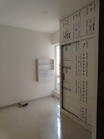 Furnished Amenities in 2.5 BHK Apartment at Signature The Millennia 2, Sector 37d – for Rent