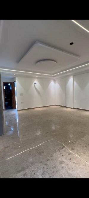 Room in 4 BHK Builder Floor at Palam Vihar – for Sale