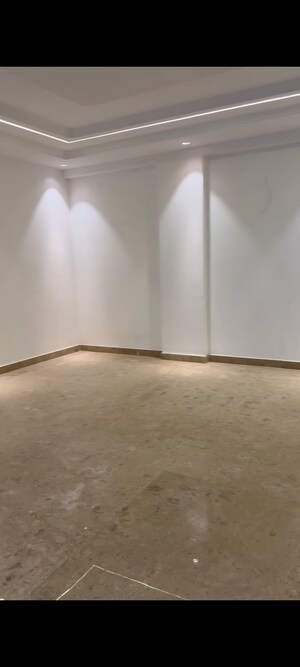 Room in 4 BHK Builder Floor at Palam Vihar – for Sale