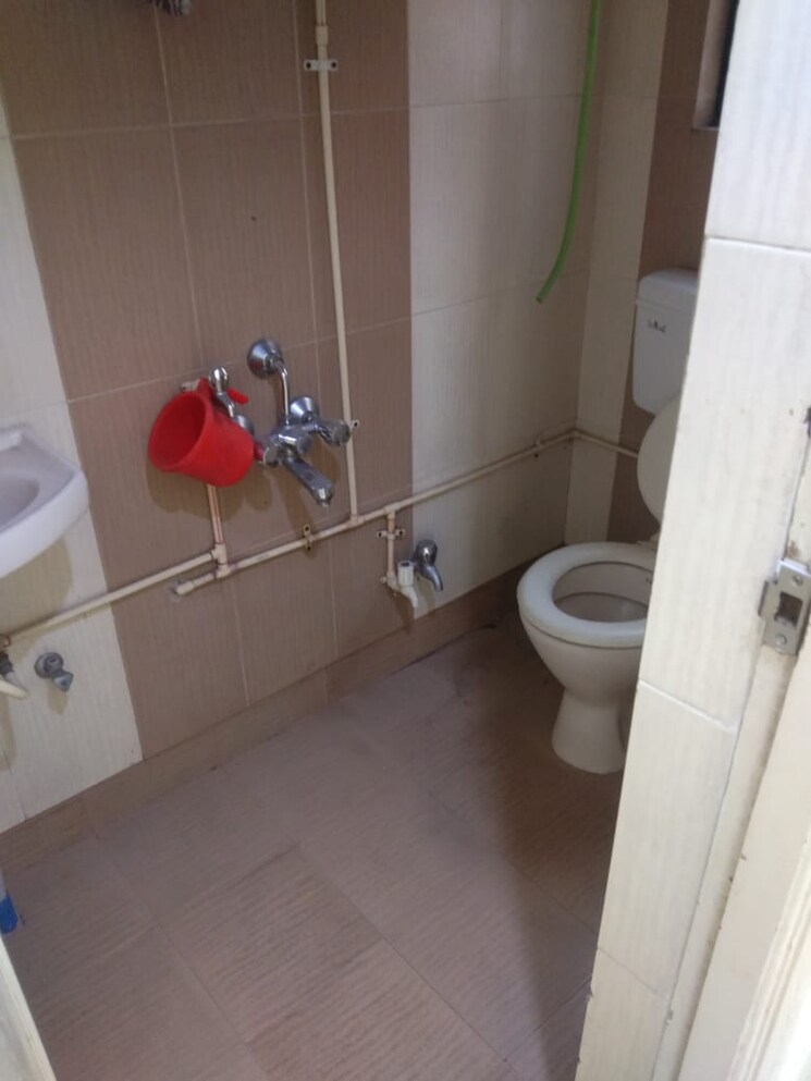 Bathroom, woodland-avenue 2 Bedroom 920 Sq.Ft. Apartment In Kothrud Pune 8853278
