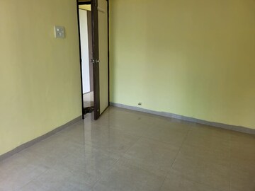 Room in 3 BHK Apartment at Devashree Park, Kolshet Road – for Sale