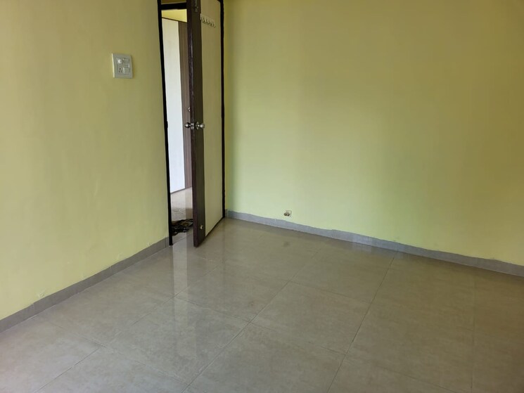 Room, devashree-park 3 Bedroom 1100 Sq.Ft. Apartment In Kolshet Road Thane 8853309