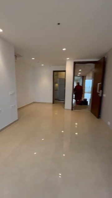 Room in 2 BHK Apartment at Hiranandani Highland, Powai – for Rent