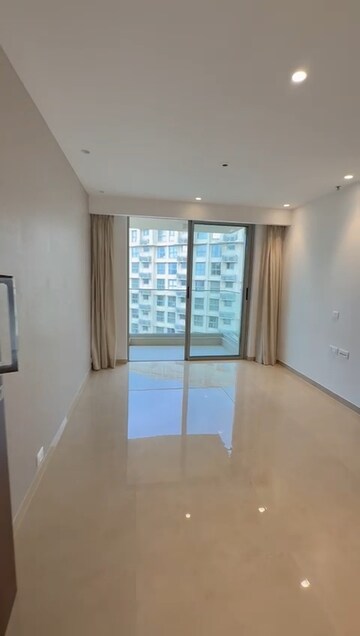 Room in 2 BHK Apartment at Hiranandani Highland, Powai – for Rent