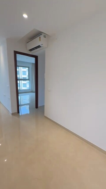 Room in 2 BHK Apartment at Hiranandani Highland, Powai – for Rent