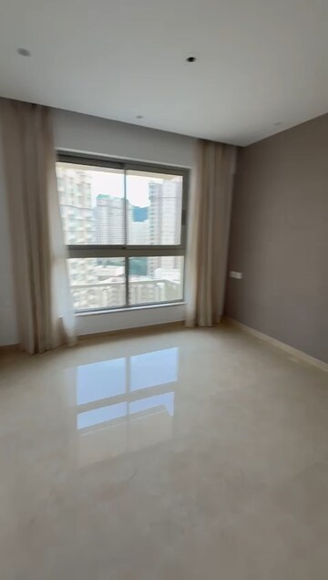 Room in 2 BHK Apartment at Hiranandani Highland, Powai – for Rent
