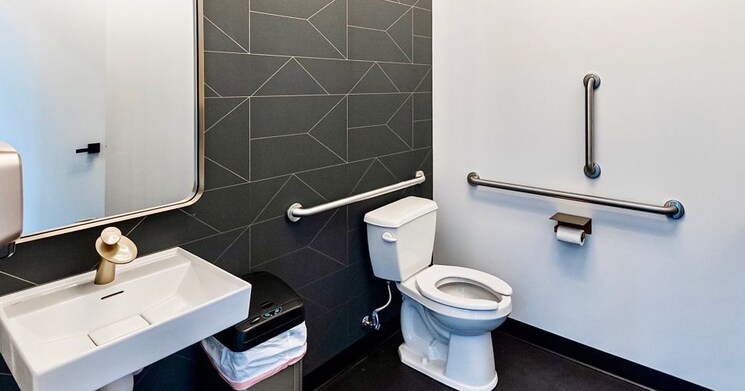 Bathroom, solitaire-corporate-park Commercial Office Space 2000 Sq.Ft. In Andheri East Mumbai 8853322