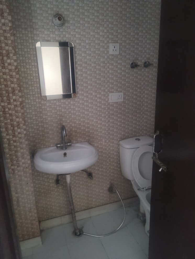 Bathroom, sg-grand 2.5 Bedroom 1145 Sq.Ft. Apartment In Raj Nagar Extension Ghaziabad 8853393