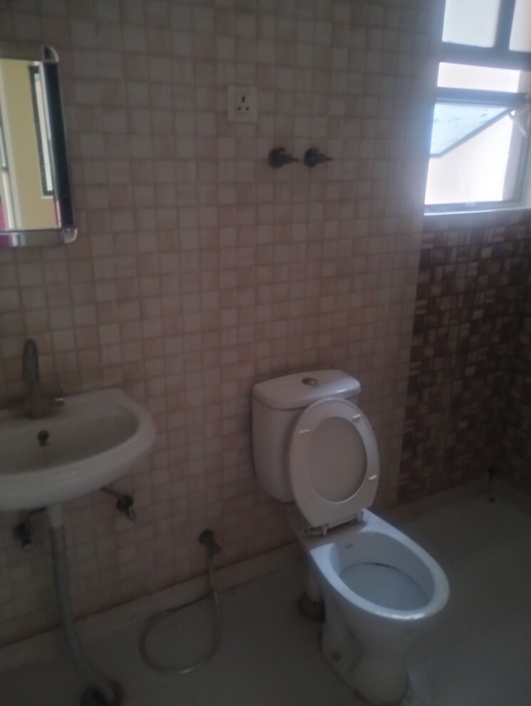 Bathroom, sg-grand 2.5 Bedroom 1145 Sq.Ft. Apartment In Raj Nagar Extension Ghaziabad 8853393