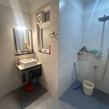 Bathroom in 3 BHK Apartment at DLF Windsor Court, Dlf Phase iv – for Sale