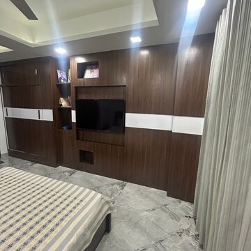 Kitchen in 3 BHK Apartment at DLF Windsor Court, Dlf Phase iv – for Sale