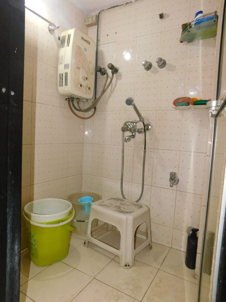 Bathroom, railwaymens-apna-ghar-chs 1 Bedroom 460 Sq.Ft. Apartment In Jogeshwari East Mumbai 8853445