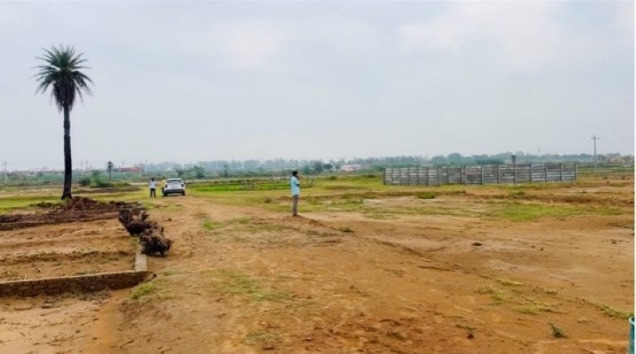 Plot For Sale in Chhatikara