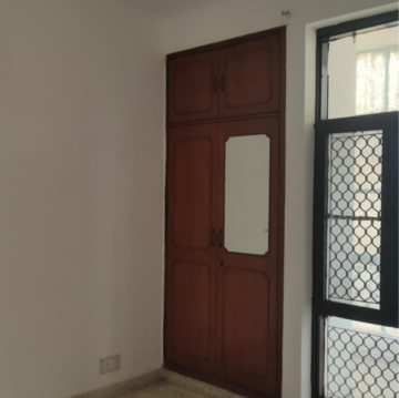 Room in 3 BHK Builder Floor at Ashoka Enclave 3, Subash Nagar – for Rent