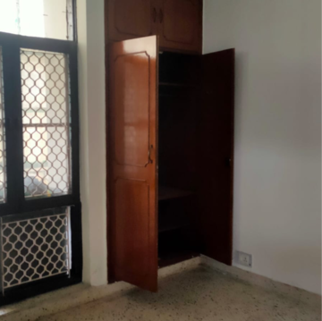 Room in 3 BHK Builder Floor at Ashoka Enclave 3, Subash Nagar – for Rent