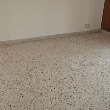 Room in 3 BHK Builder Floor at Ashoka Enclave 3, Subash Nagar – for Rent