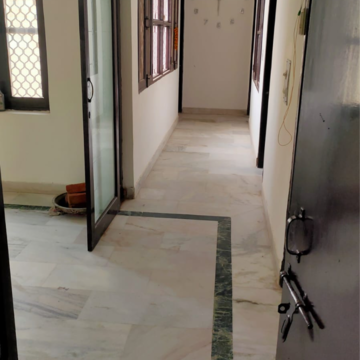Building Lobby in 3 BHK Builder Floor at Ashoka Enclave 3, Subash Nagar – for Rent
