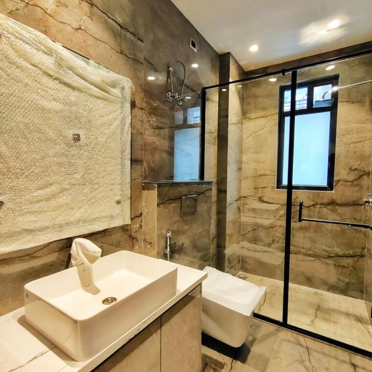 Bathroom, s-s-southend 4 Bedroom 360 Sq.Yd. Builder Floor In Sector 49 Gurgaon 8853486