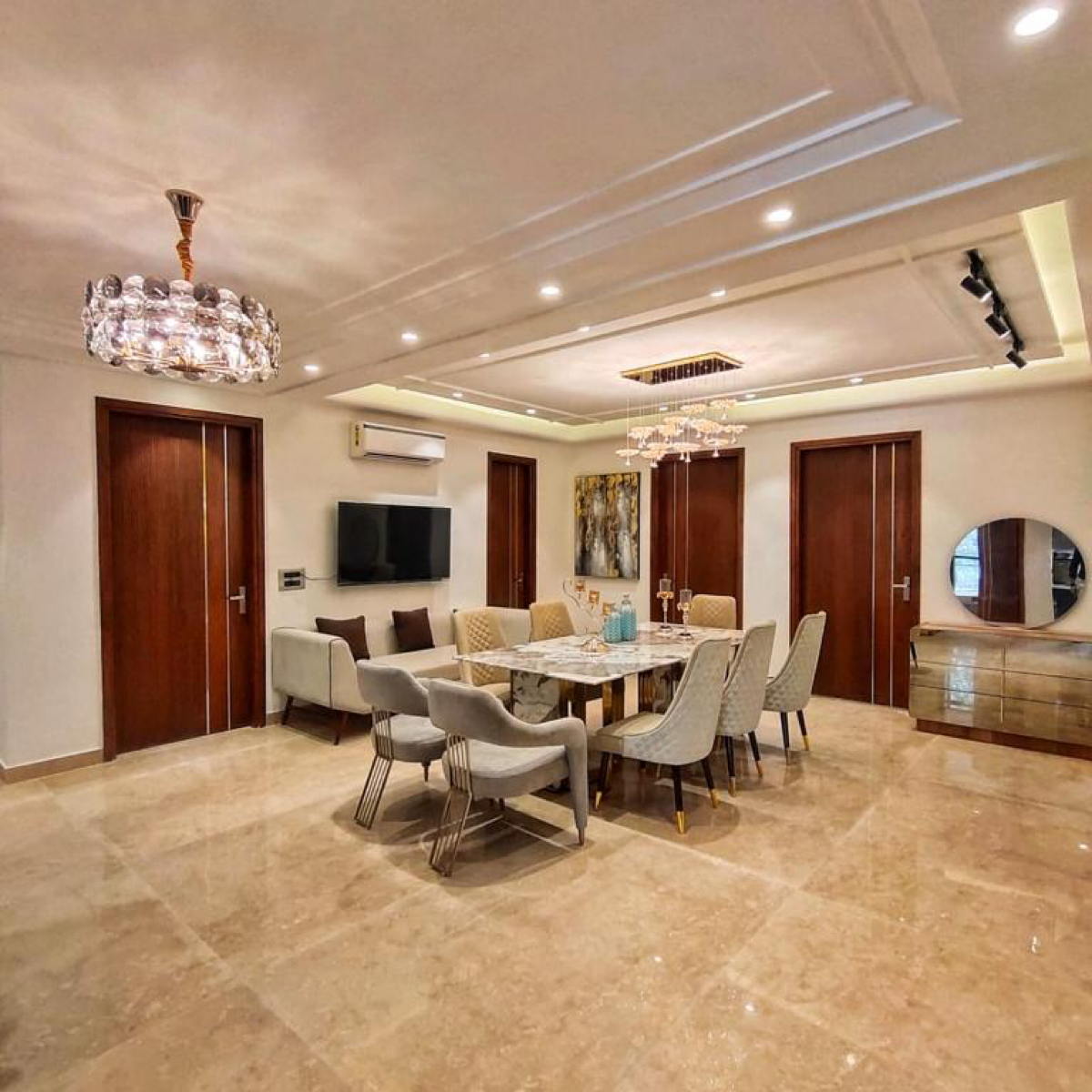 4 BHK + Pooja Room,Servant Room,Study Room 360 Sq.Yd. Builder Floor in S S Southend