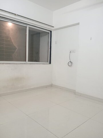 Room in 2 BHK Apartment at Sankalp CHS Malad East, Malad East – for Rent