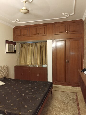 Bedroom in 4 BHK Apartment at Sarita Vihar – for Rent