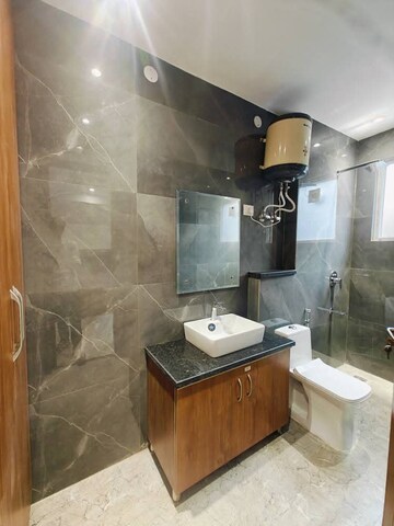 Living Room in 1 BHK Builder Floor at Ansal Sushant Lok I, Sector 43 – for Rent
