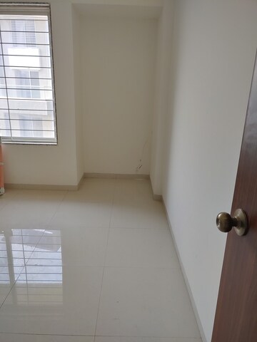 Room in 2 BHK Apartment at Bavdhan – for Rent