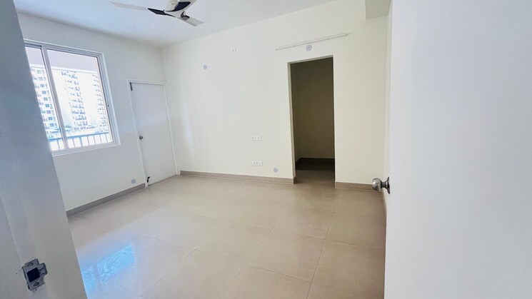 Room, sare-home 3 Bedroom 1593 Sq.Ft. Apartment In Sector 92 Gurgaon 8853602
