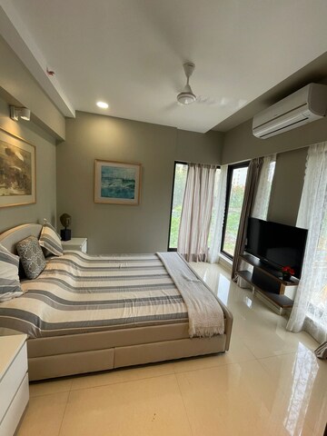 Bedroom in 4 BHK Apartment at Kalpataru Woods Ville, Powai – for Sale