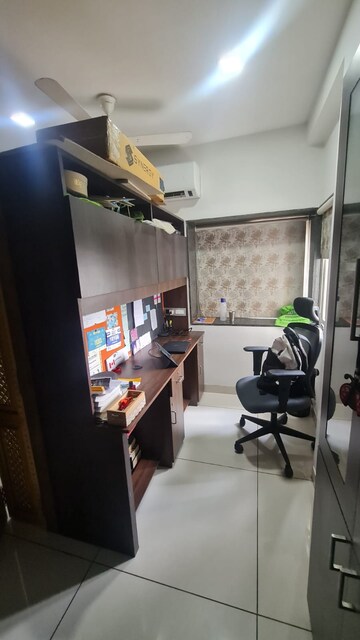 Study Room in 6 BHK Apartment at Makarba – for Rent