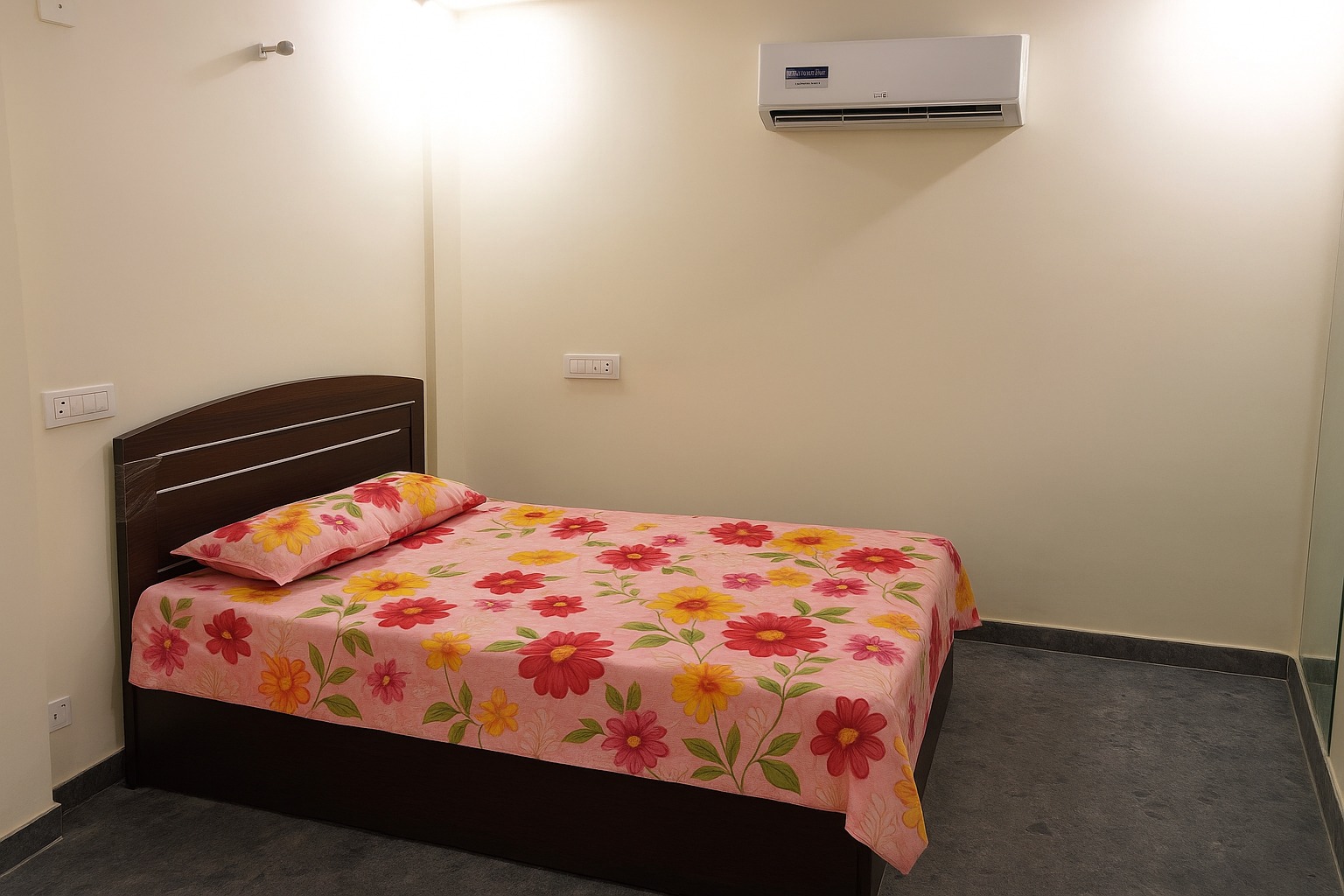 1 RkBuilder Floor For Rent in Ansal Sushant Lok I