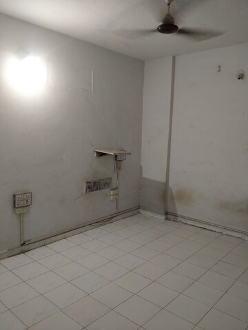 Bedroom in 2 BHK Apartment at Nanpura – for Rent
