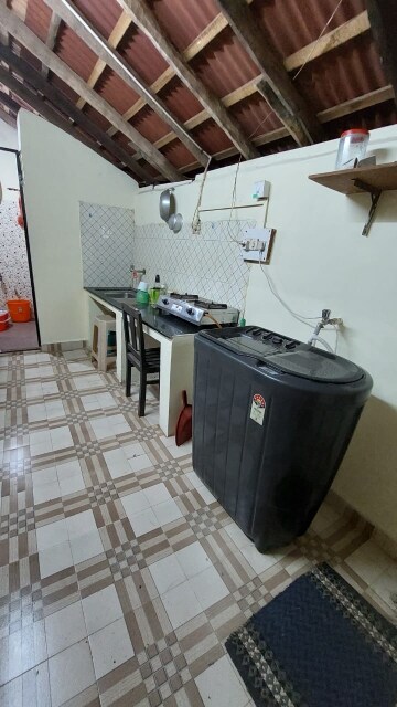Master Bedroom in 1 BHK Independent House at Merces – for Rent