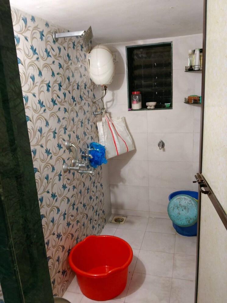 Bathroom, silver-om-yashodhan-chs 1 Bedroom 465 Sq.Ft. Apartment In Naupada Thane 8853658