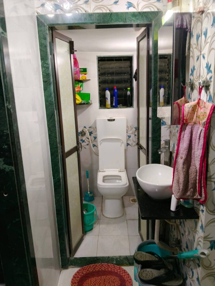 Bathroom, silver-om-yashodhan-chs 1 Bedroom 465 Sq.Ft. Apartment In Naupada Thane 8853658