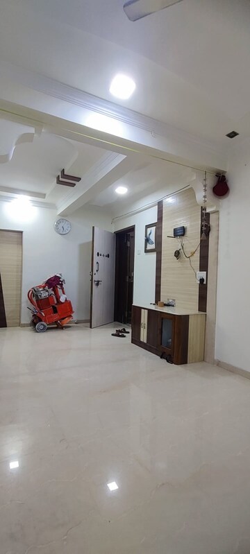 Room in 2 BHK Apartment at K Raheja Vihar, Powai – for Rent