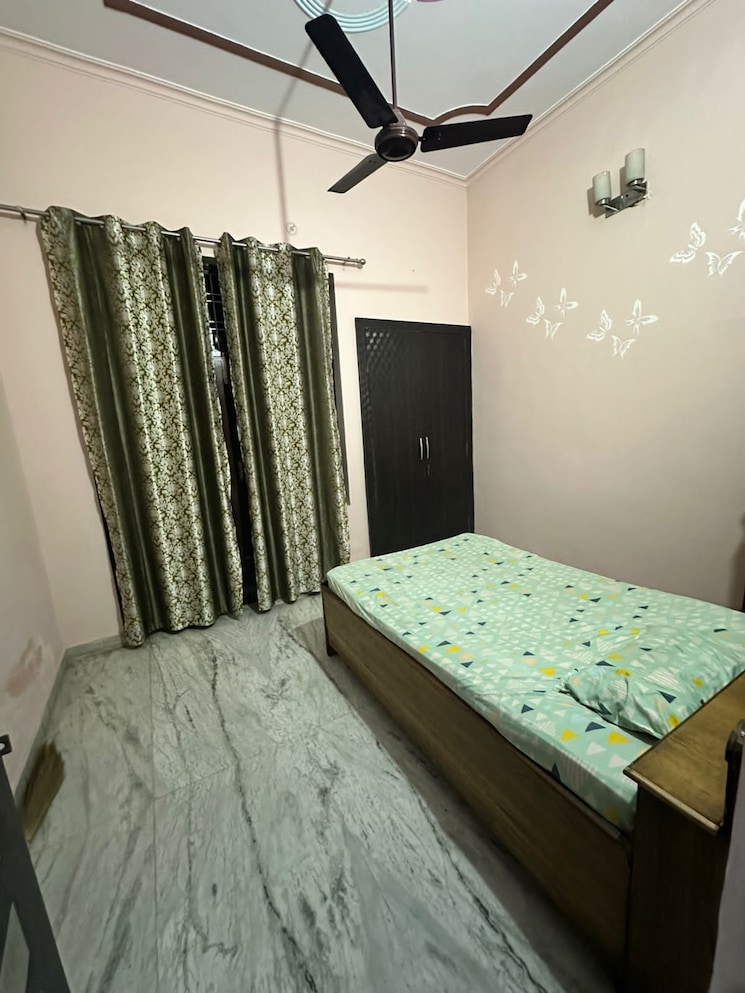 Bedroom, sector 23 2.5 Bedroom 1200 Sq.Ft. Villa In Sector 23 Gurgaon 8853824