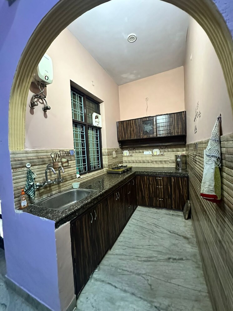 Kitchen, sector 23 2.5 Bedroom 1200 Sq.Ft. Villa In Sector 23 Gurgaon 8853824