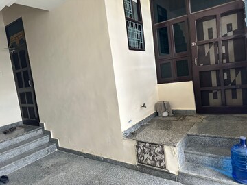 Living Room in 2.5 BHK Villa at Sector 23 – for Rent