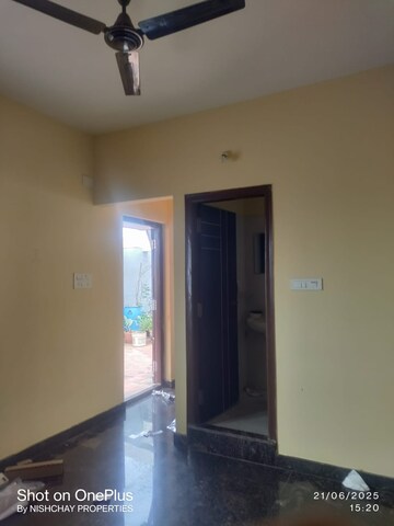 Living Room in 1 RK Independent House at Kammanahalli – for Rent