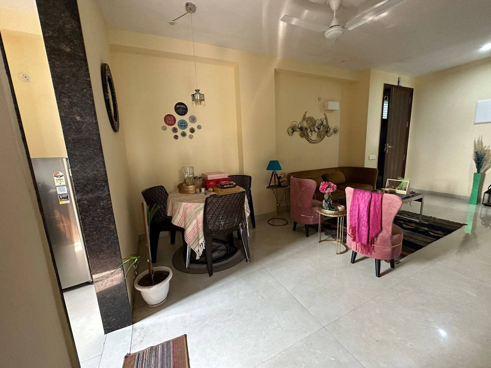 3 BHK + Servant Room,Extra Room Apartment For Rent in BPTP Amstoria
