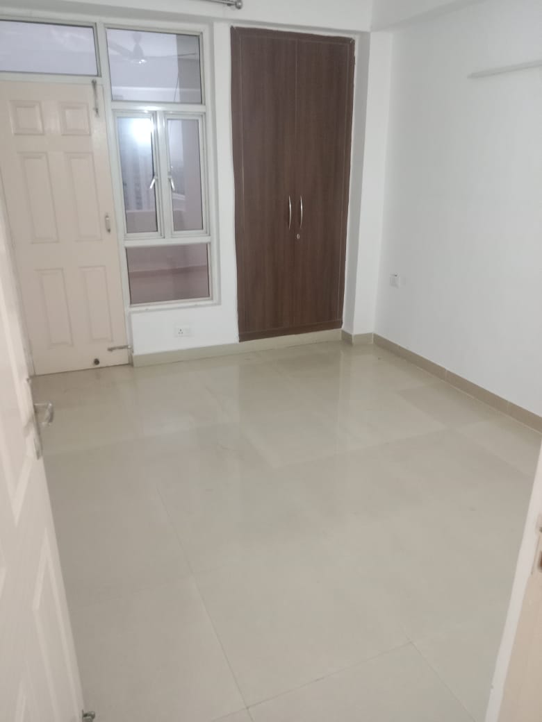 3 BHK Apartment For Rent in JM Aroma