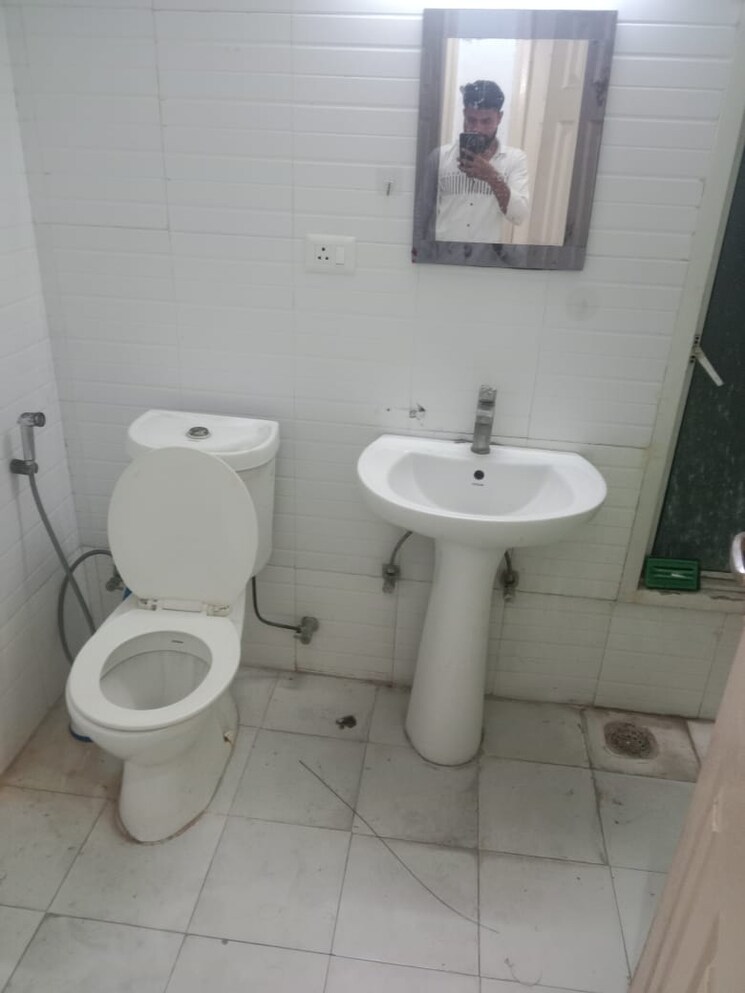 Bathroom, jm-aroma 3 Bedroom 993 Sq.Ft. Apartment In Sector 75 Noida 8853721